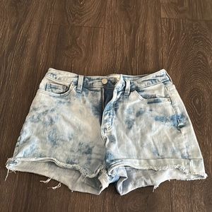 Universal Thread Shorts
